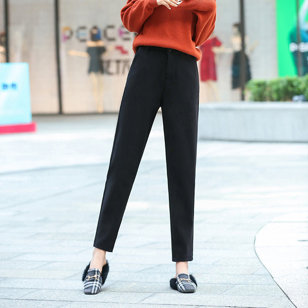 Pantaloni moderni de dama cu buzunare in negru, gri si bej