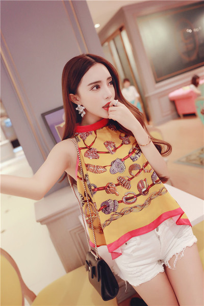 Maieu modern de damă, cu o panglică pe spate