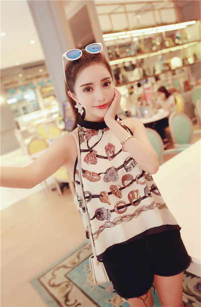 Maieu modern de damă, cu o panglică pe spate