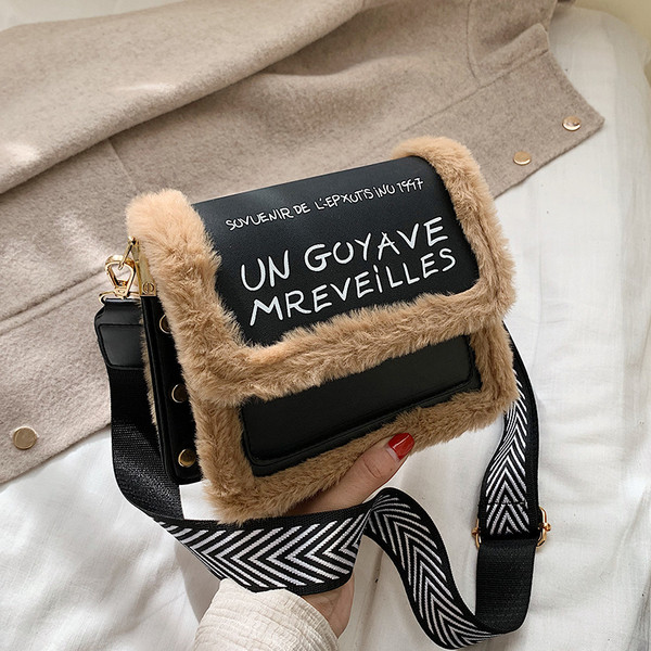 Geanta de dama moderna cu inscriptie si puf in trei culori