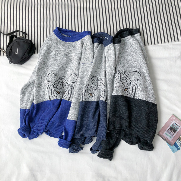 Modern férfi pulóver ovális nyakkivágással, több színben