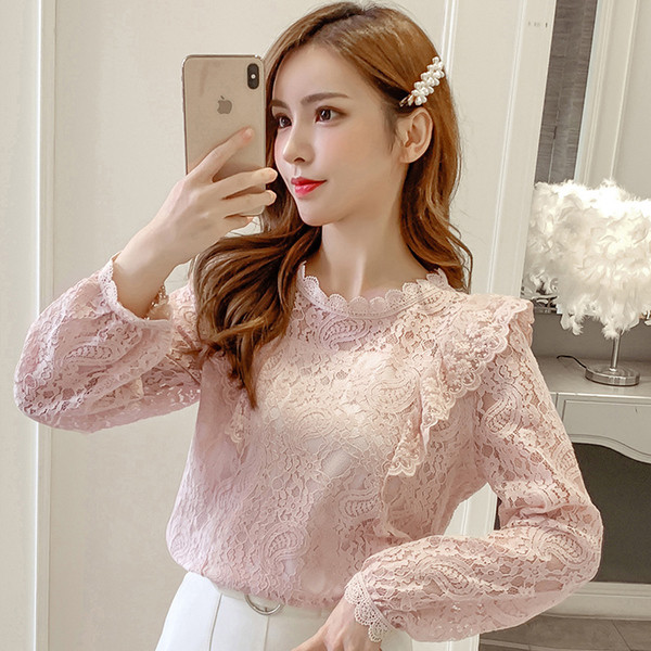 Bluză de damă modernă în alb și roz cu mâneci lungi