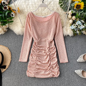 Rochie scurtă de damă elegantă, cu decolteu oval și mâneci lungi în trei culori