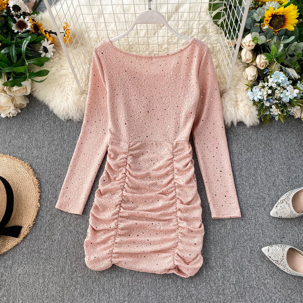 Rochie scurtă de damă elegantă, cu decolteu oval și mâneci lungi în trei culori