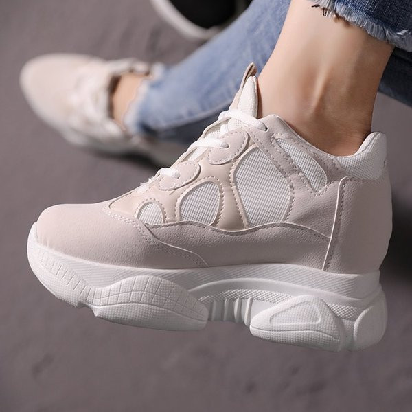 Καθημερινά γυναικεία παπούτσια με πλατφόρμα σε άσπρο και μαύρο χρώμα