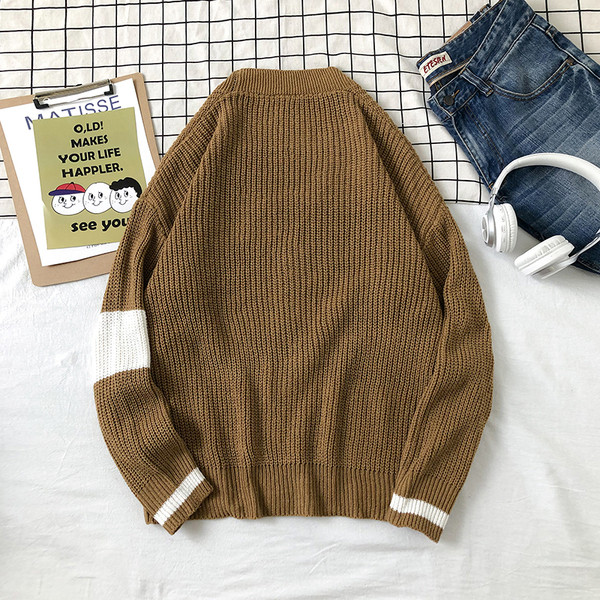 Férfi mellény fekete, barna és szürke gombokkal