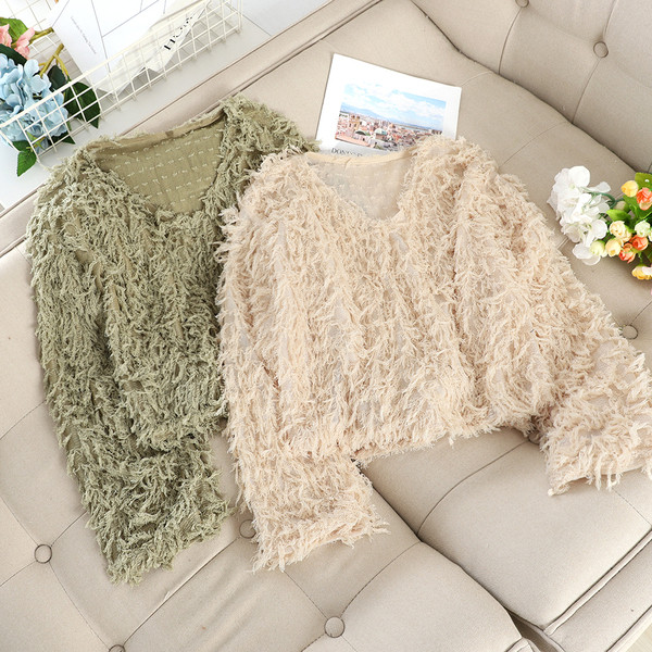 Bluză casual de damă în diferite culori și decolteu spitz