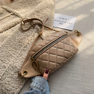 Aktuális női táska fekete, piros, kék és bézs színben