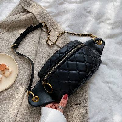 Aktuális női táska fekete, piros, kék és bézs színben