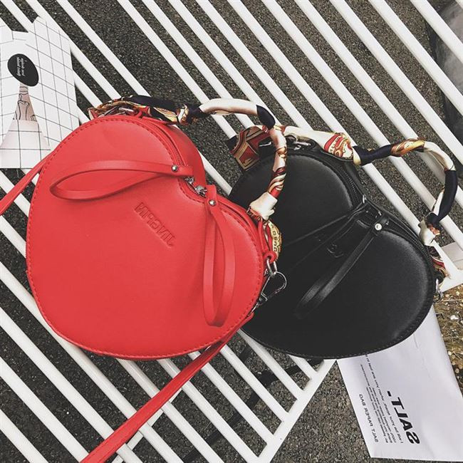 Geanta de dama in forma de inima cu maner scurt si lung