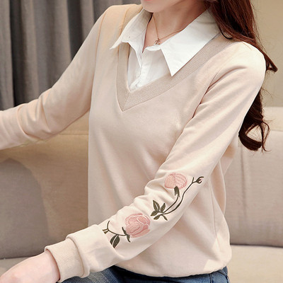 Bluza de dama moderna in doua culori cu broderie si guler clasic