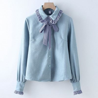 Cămașă elegantă de damă în alb și albastru, cu panglică și nasturi