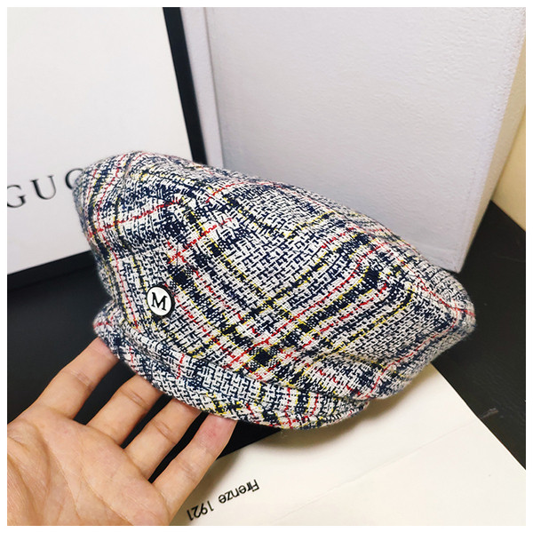 Aktuális női beret típusú sapka három színben