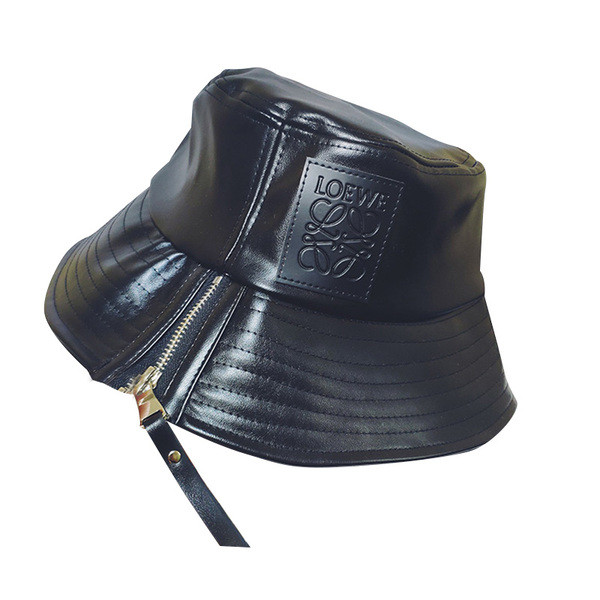 Palarie de dama moderna din piele ecologica cu fermoar de culoare neagra