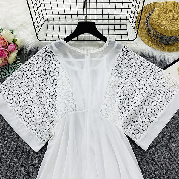 Rochie de dama cu decolteu spitz si maneci din dantela