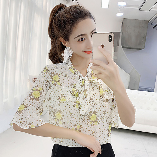 Aktuális női blúz három színben virágos motívumokkal és nyakkendőkkel