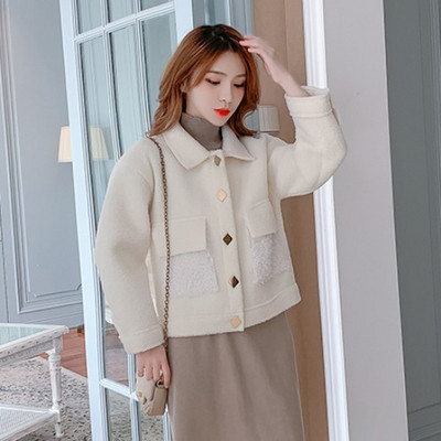 Új modell női rövid kabát gombokkal és gallérral bézs, rózsaszín és fehér színben