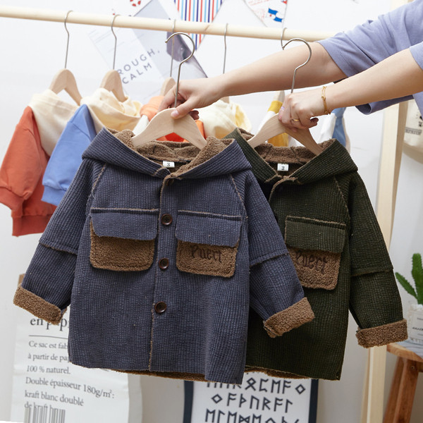 Palton pentru copii modern pentru baieti in trei culori cu buzunare si nasturi