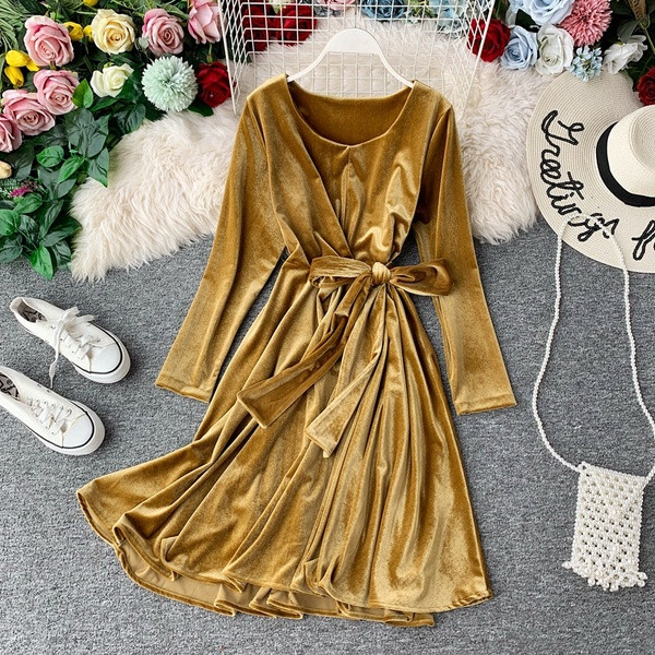 Γυναικείο φόρεμα με ζώνη στη μέση σε διάφορα χρώματα