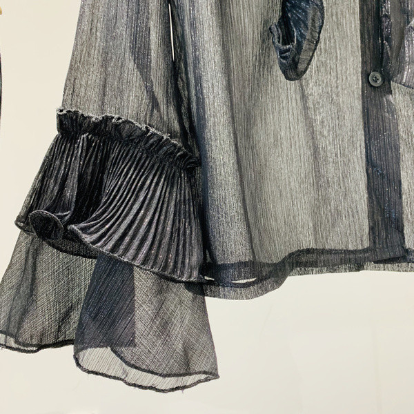 Cămașă de damă din dantelă cu mâneci lotus în negru și verde