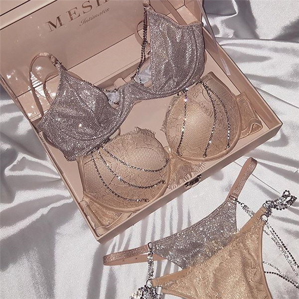 Set elegant de lenjerie cu pietre în patru culori