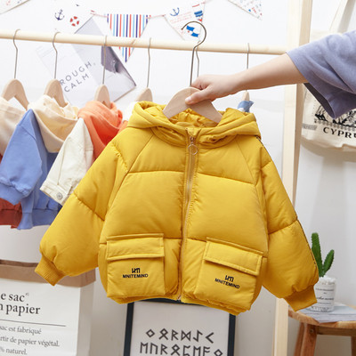 Geaca de copii actuala pentru baieti in trei culori cu aplicatie si buzunare