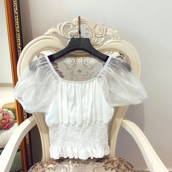 Bluză de damă modernă cu decolteu pătrat în alb, roz și negru