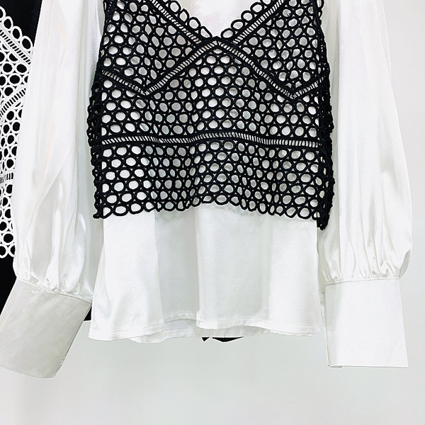 Maieu de damă tricotat cu decolteu spitz în două culori