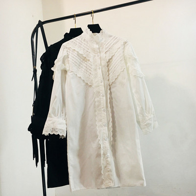 Μοντέρνο γυναικείο πουκάμισο - μακρύ σχέδιο σε λευκό και μαύρο