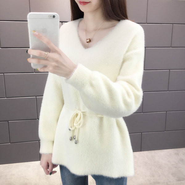 Απαλό γυναικείο πουλόβερ με λαιμόκοψη V και κορδόνια σε κόκκινο, λευκό, μπλε, μπεζ και πράσινο χρώμα