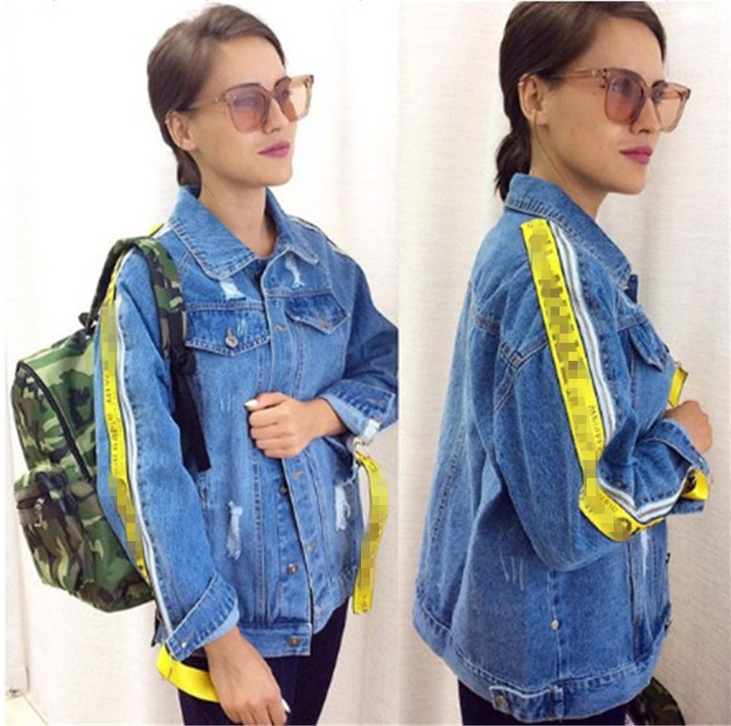 Női alkalmi farmerdzseki kék szegéllyel