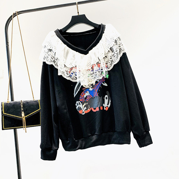 Sport-alkalmi női blúz rátéttel és csipkével, három színben