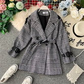 Új modell kockás női kabát övvel szürke és barna színben