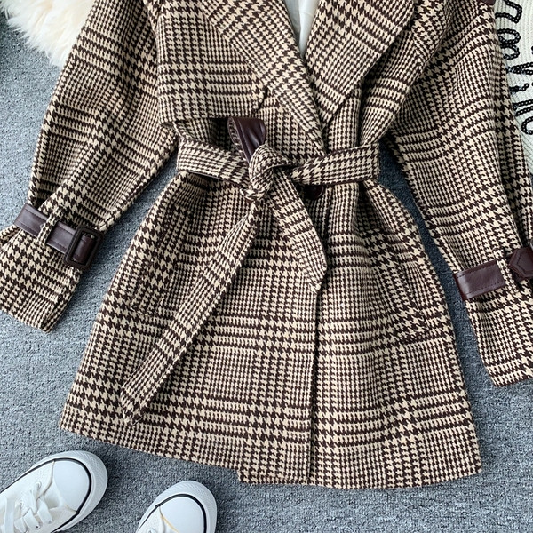 Új modell kockás női kabát övvel szürke és barna színben