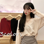 Γυναικεία κομψή μπλούζα σε τρία χρώματα με λαιμόκοψη