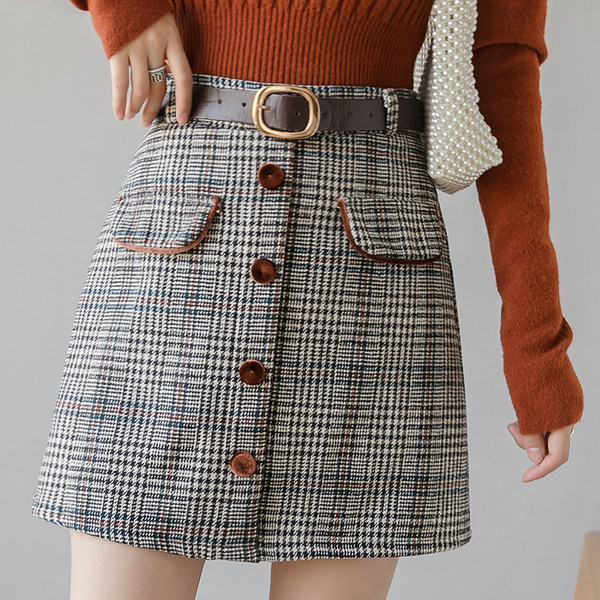 Fusta dama in carouri actuala cu centura si nasturi