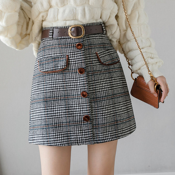 Fusta dama in carouri actuala cu centura si nasturi