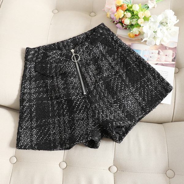 Pantaloni scurti moderni de dama cu talie inalta si fermoar in mai multe culori