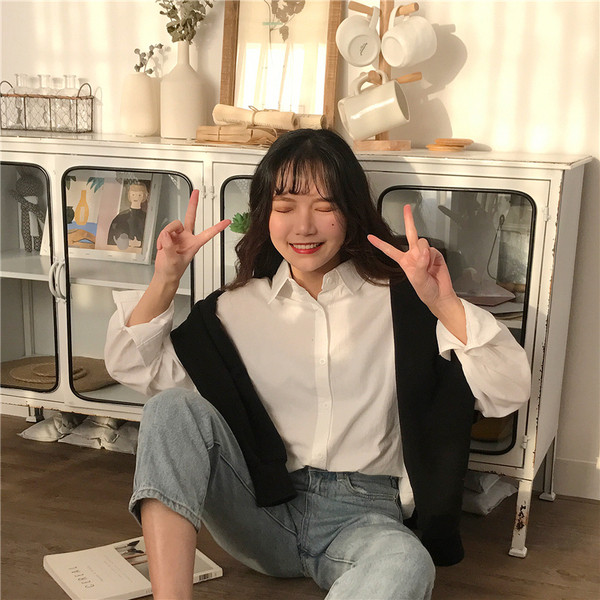 Női aktuális ing három színben, klasszikus gallérral