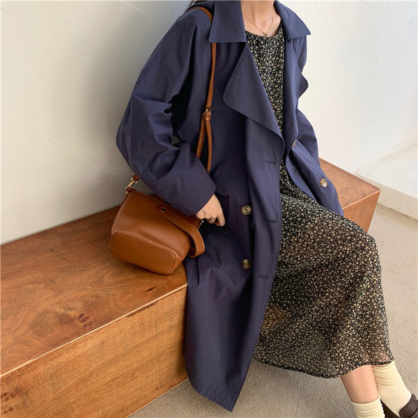 Női hosszú vékony kabát két színben széles modellben