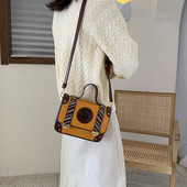 Μοντέρνα γυναικεία τσάντα με μικρή και μακρά λαβή σε μαύρο, καφέ χρώμα και χρώμα μουστάρδας