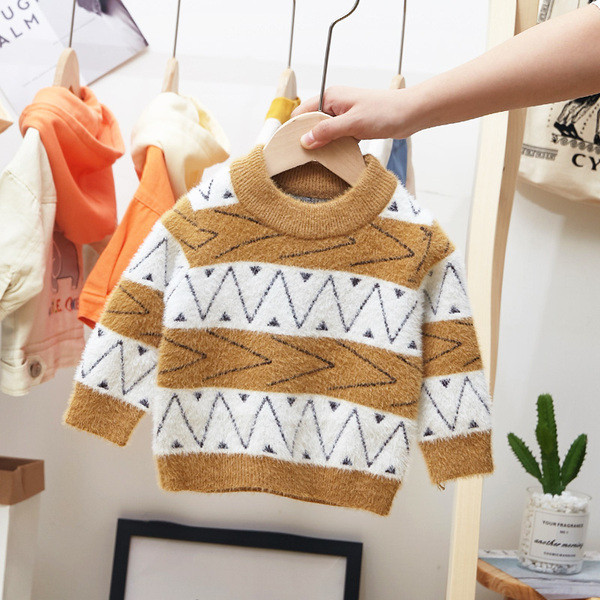 Μοντέρνο παιδικό πουλόβερ για αγόρια σε δύο χρώματα με οβάλ ντεκολτέ