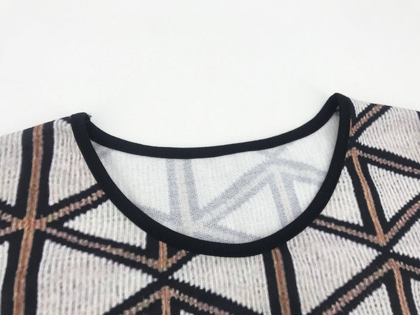 Rochie moderna de dama cu model colorat si maneci lungi