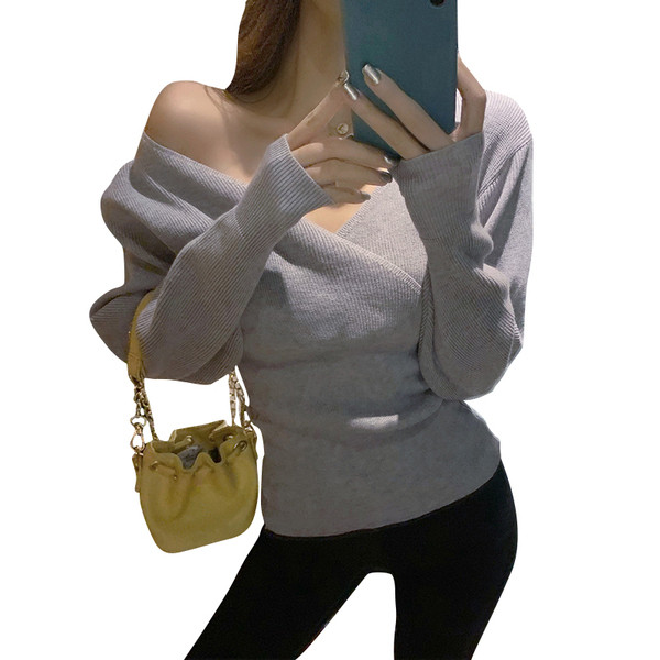 Pulover de damă cu decolteu în V și mâneci căzute în negru, gri, bej și roz