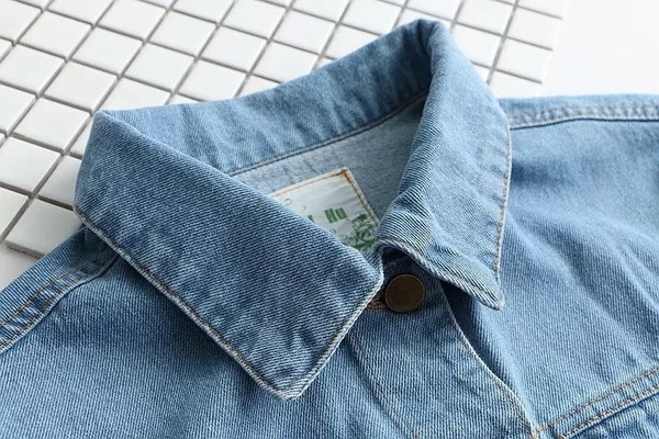 Jachetă de damă modernă din denim cu broderie în albastru