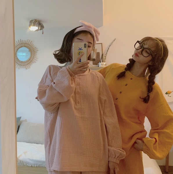 Női modern pizsama két színben, ovális nyakkivágással