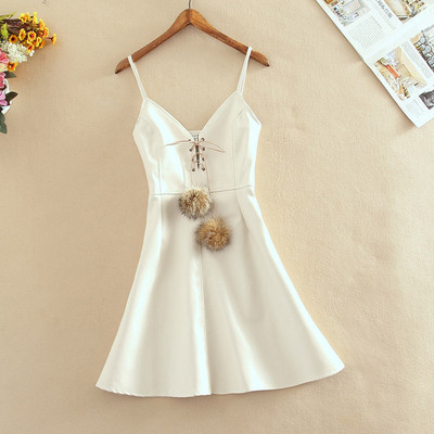 Elegáns női rövid ruha vékony pántokkal, három színben