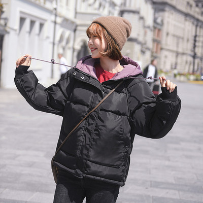 Κοοντό γυναικείο μπουφάν με κουκούλα και τσέπες σε διάφορα χρώματα