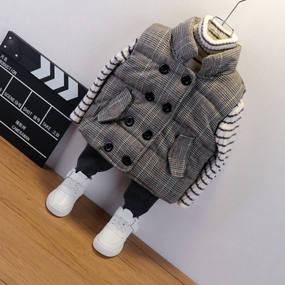 Kockás gyerekmellény fiúknak szürke gombokkal