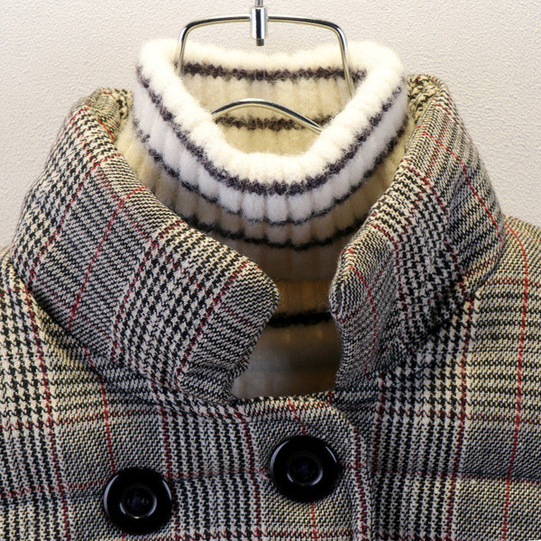 Kockás gyerekmellény fiúknak szürke gombokkal